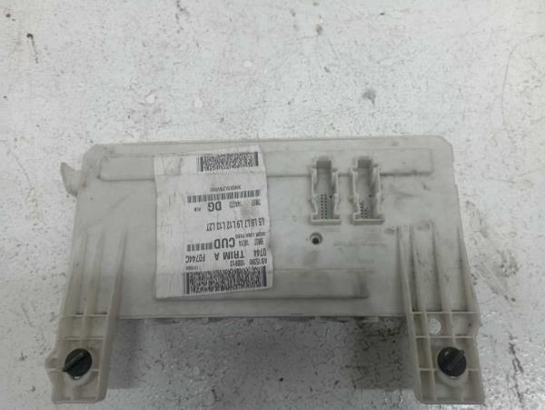 BOITE A FUSIBLE FORD - Vue 2